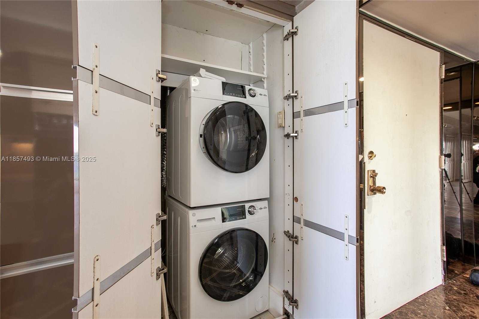 Small Image of 1800 NORTH EAST 114TH ST #1803, Miami Number 19