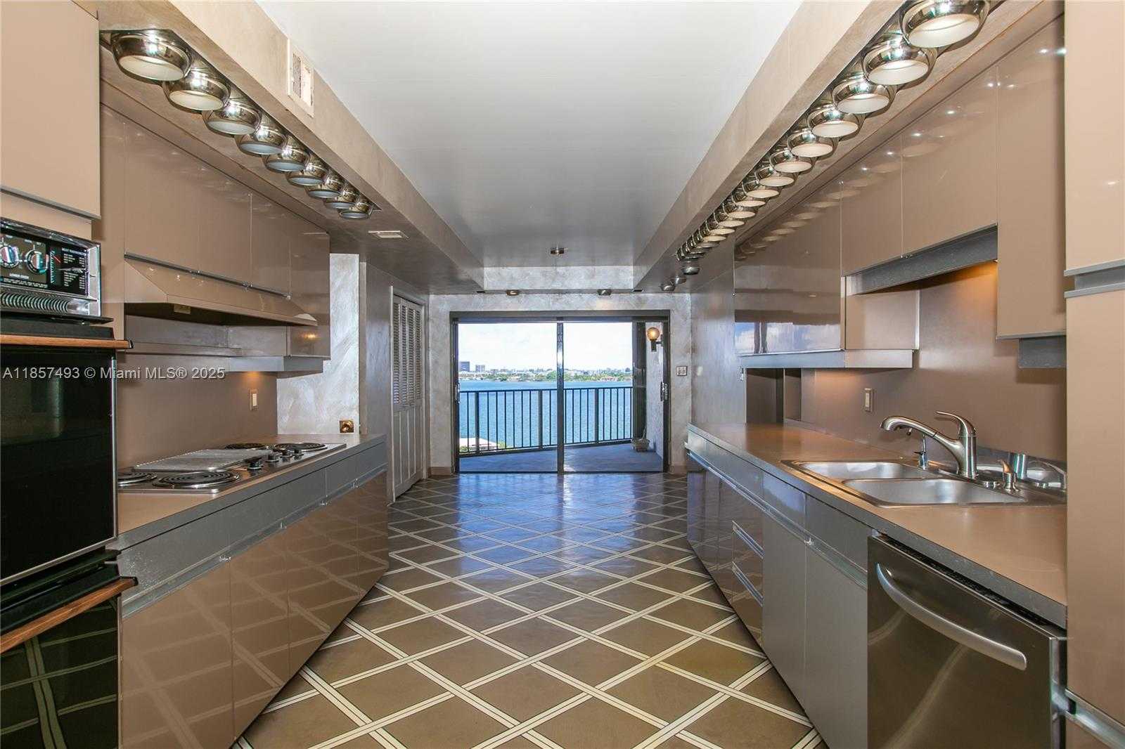 Small Image of 1800 NORTH EAST 114TH ST #1803, Miami Number 9