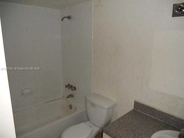 Small Image of 7957 SOUTH WEST 104 ST #107-B, Miami Number 5