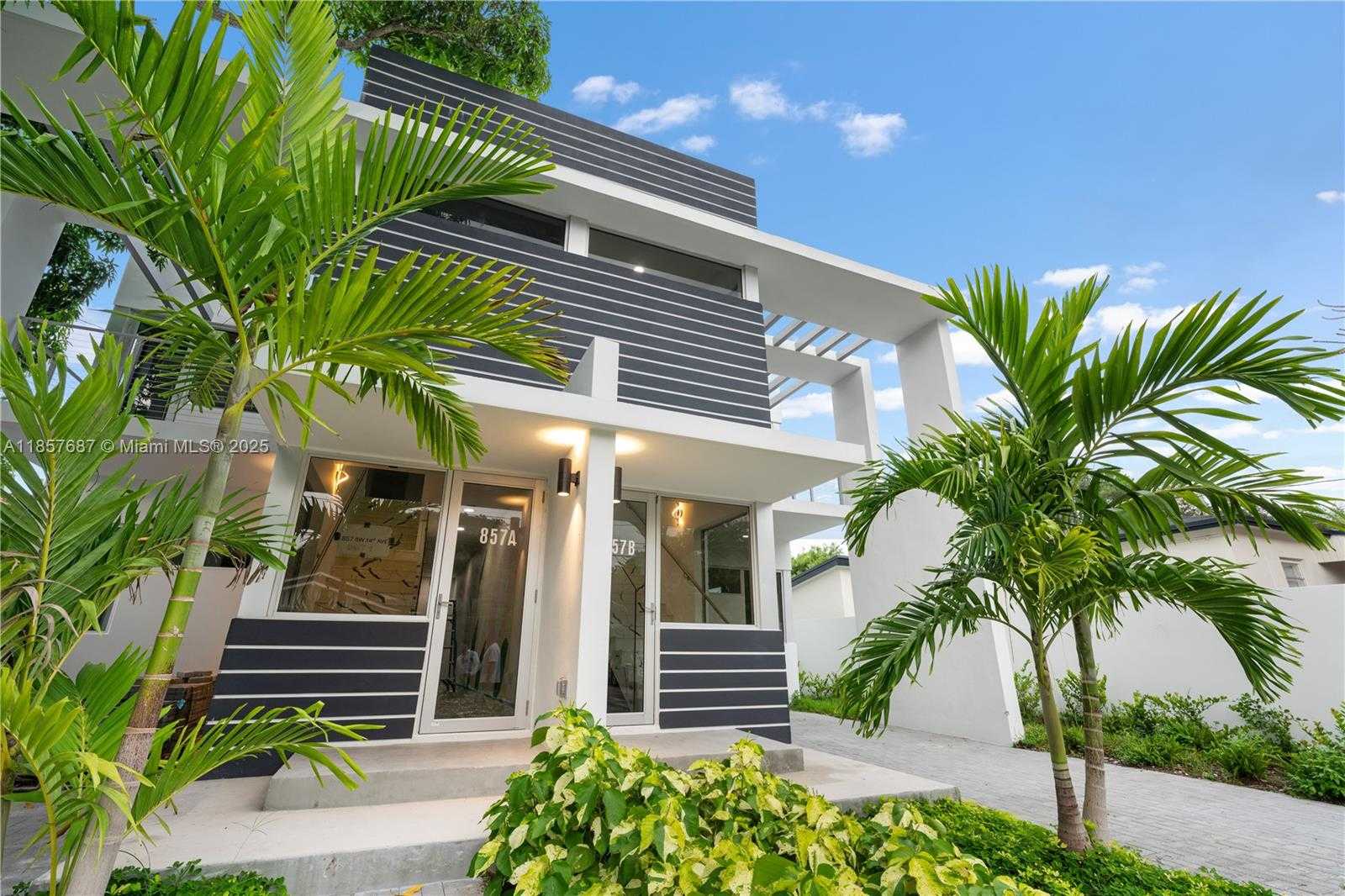 Small Image of 857 SOUTH WEST 14TH AVE #A, Miami Number 3