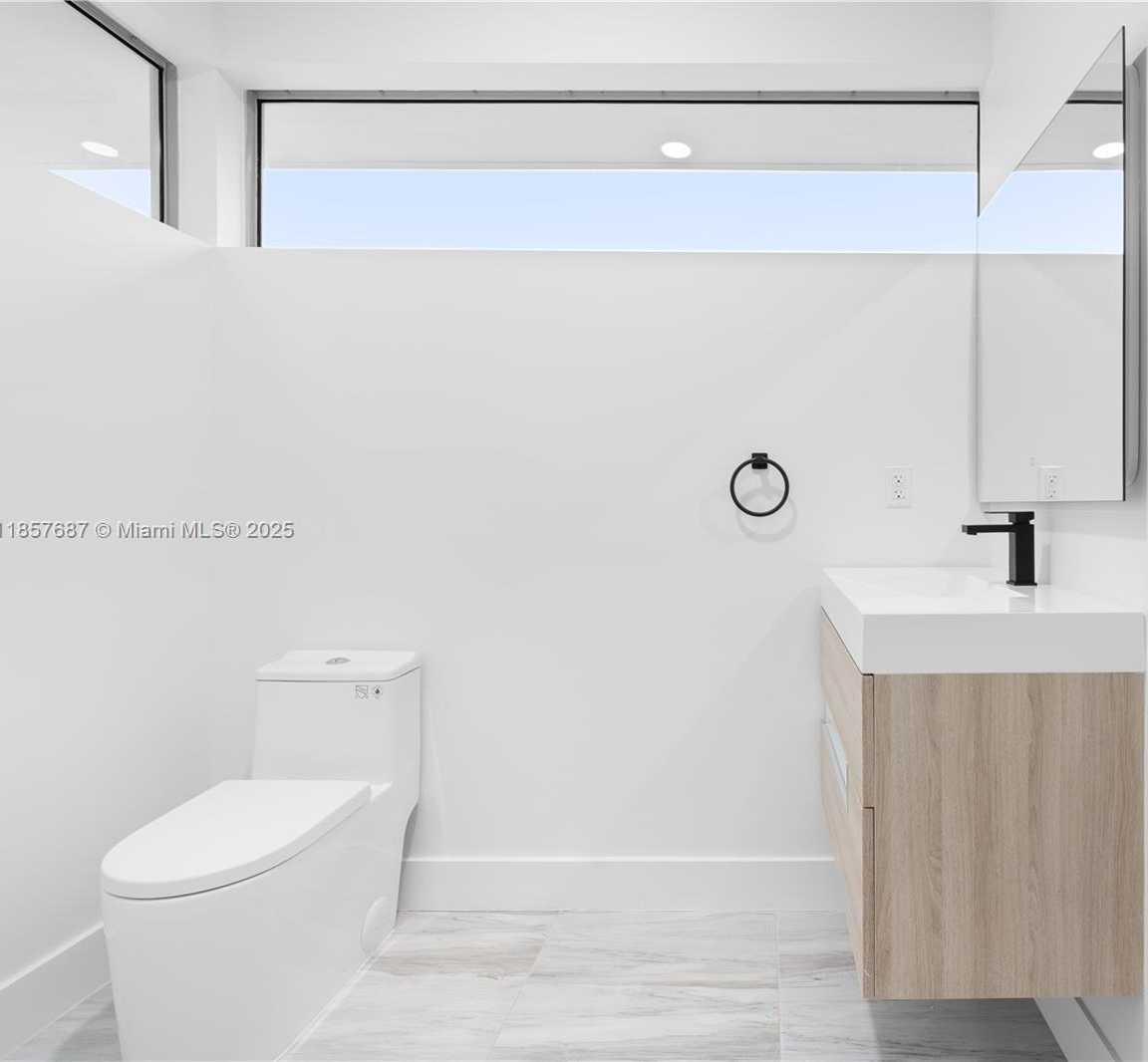 Small Image of 857 SOUTH WEST 14TH AVE #A, Miami Number 52