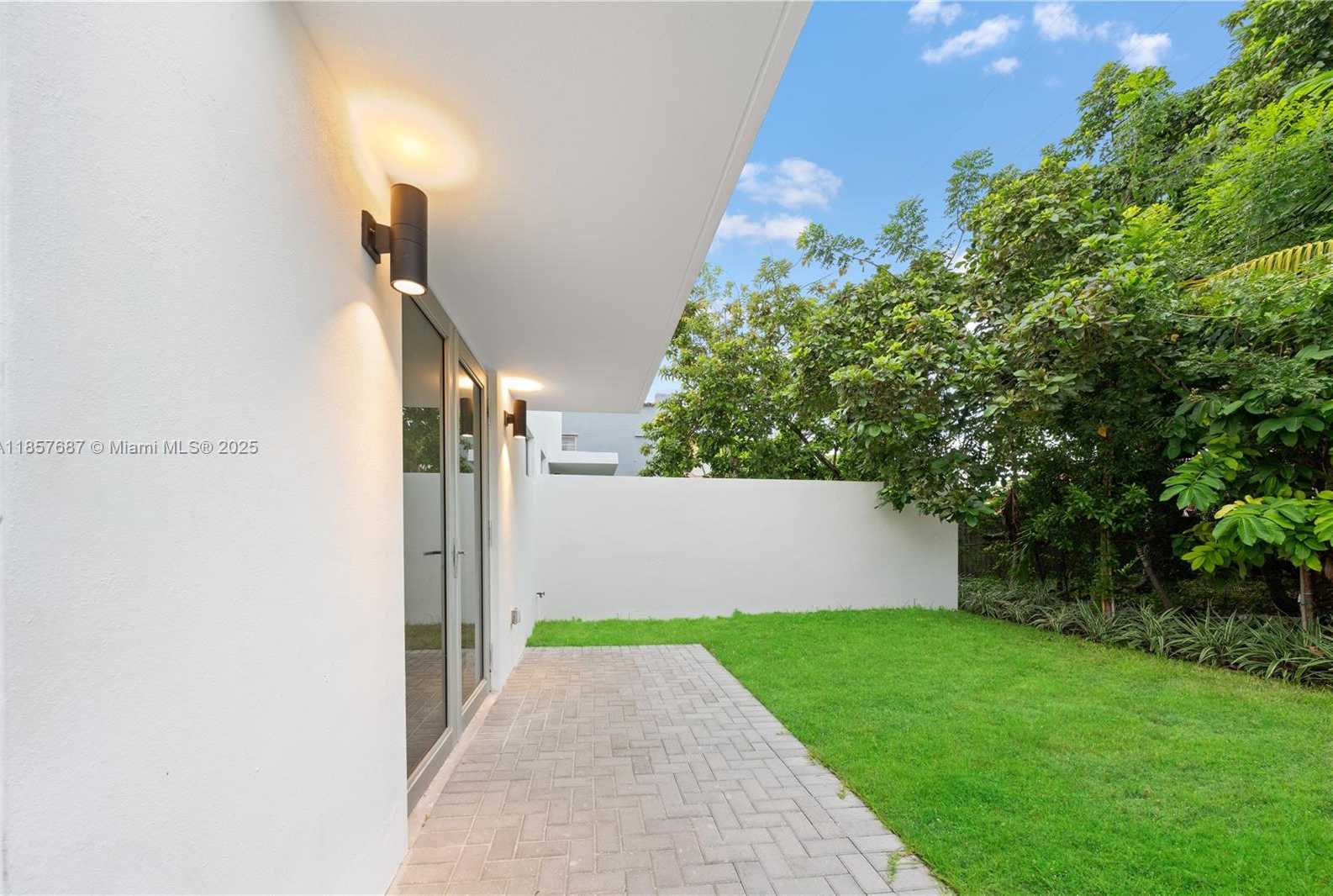 Small Image of 857 SOUTH WEST 14TH AVE #A, Miami Number 58
