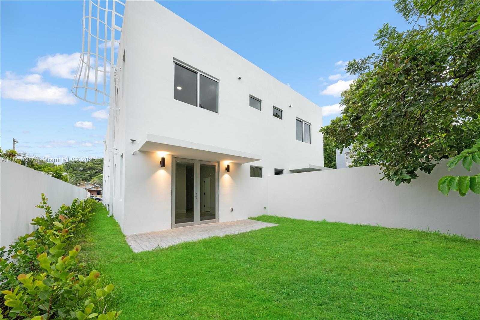 Small Image of 857 SOUTH WEST 14TH AVE #A, Miami Number 59