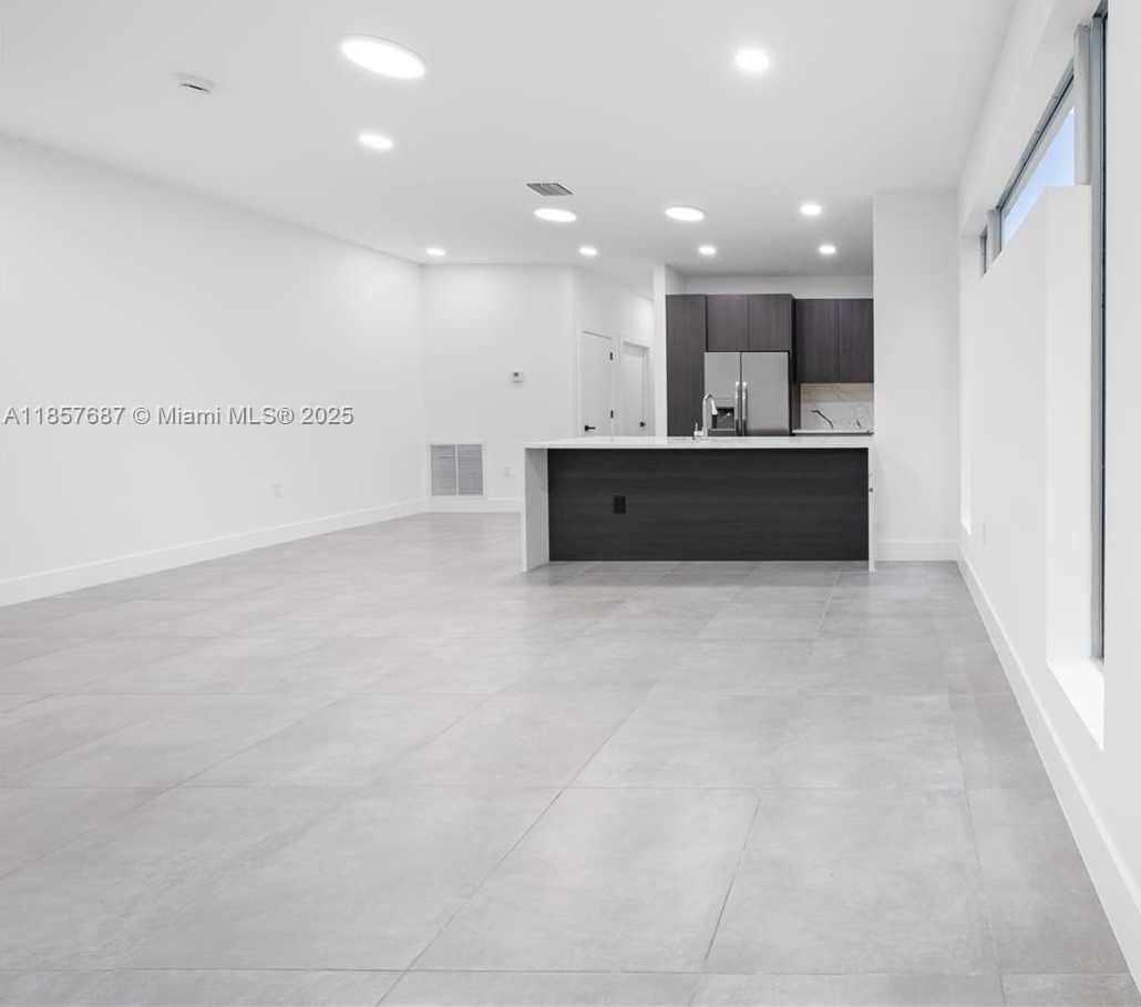 Small Image of 857 SOUTH WEST 14TH AVE #A, Miami Number 7