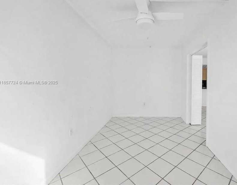 Small Image of 1228 WEST AVE #1415, Miami Beach Number 11