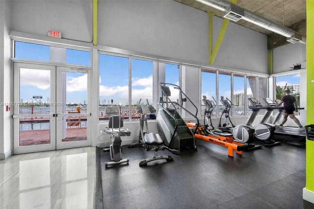 Small Image of 1228 WEST AVE #1415, Miami Beach Number 12