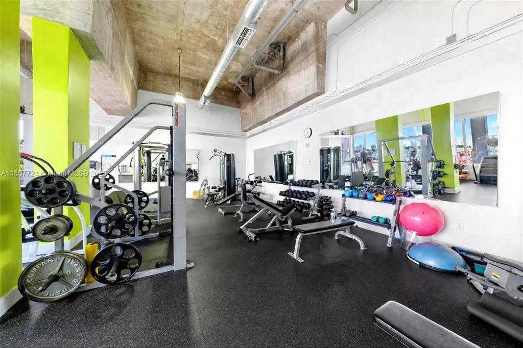 Small Image of 1228 WEST AVE #1415, Miami Beach Number 13
