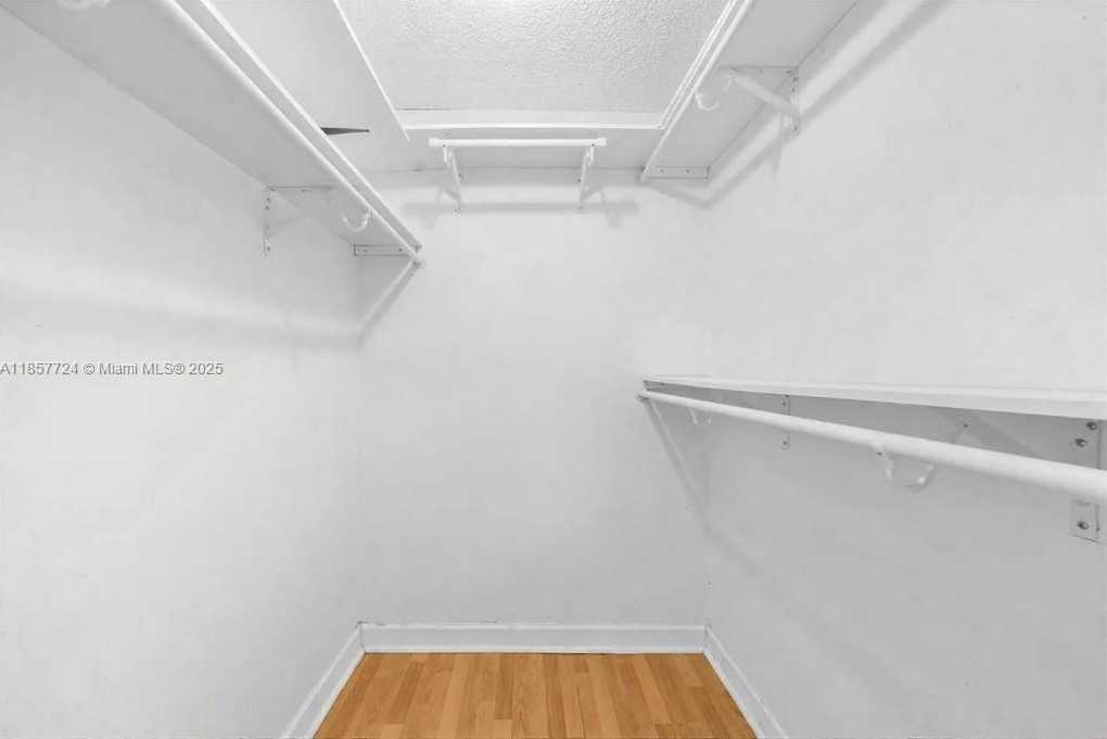 Small Image of 1228 WEST AVE #1415, Miami Beach Number 16