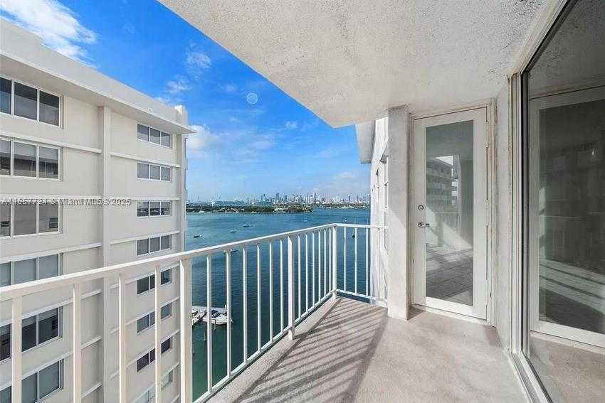 Small Image of 1228 WEST AVE #1415, Miami Beach Number 2