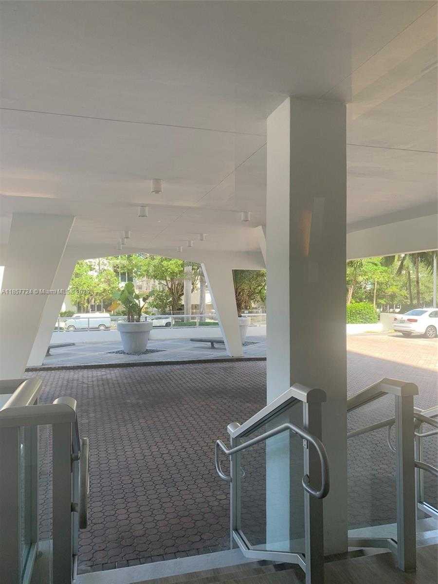 Small Image of 1228 WEST AVE #1415, Miami Beach Number 33