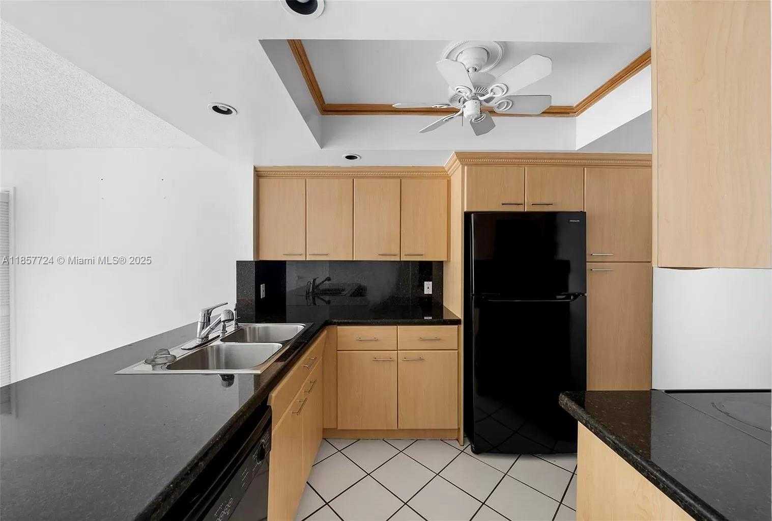 Small Image of 1228 WEST AVE #1415, Miami Beach Number 6