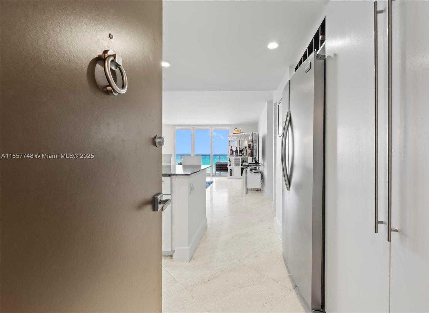Small Image of 5701 COLLINS AVE #702, Miami Beach Number 15