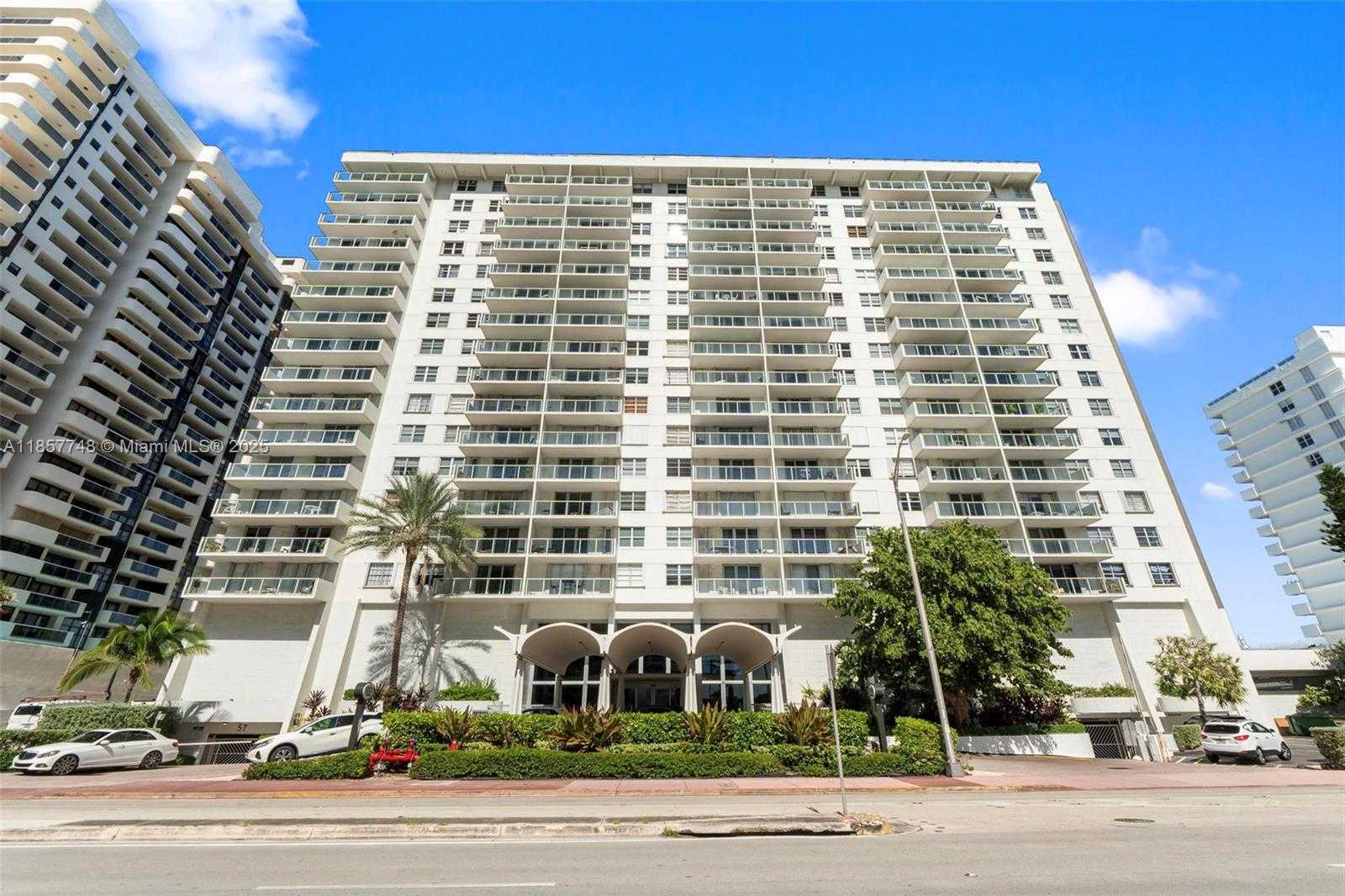 Small Image of 5701 COLLINS AVE #702, Miami Beach Number 6