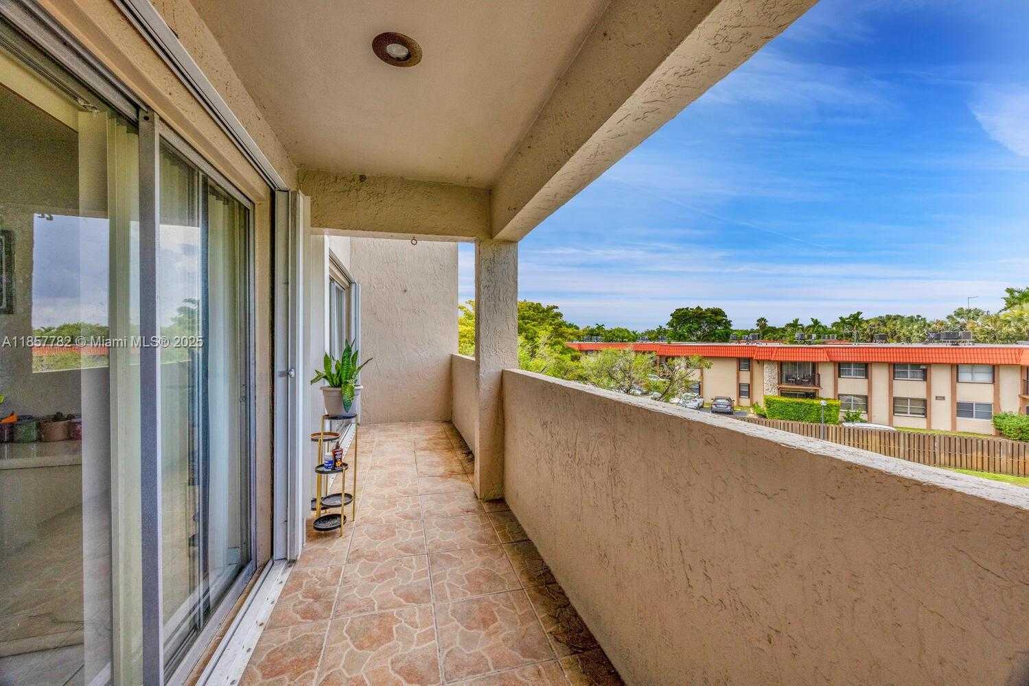 Small Image of 10651 SOUTH WEST 108TH AVE #3H, Miami Number 15