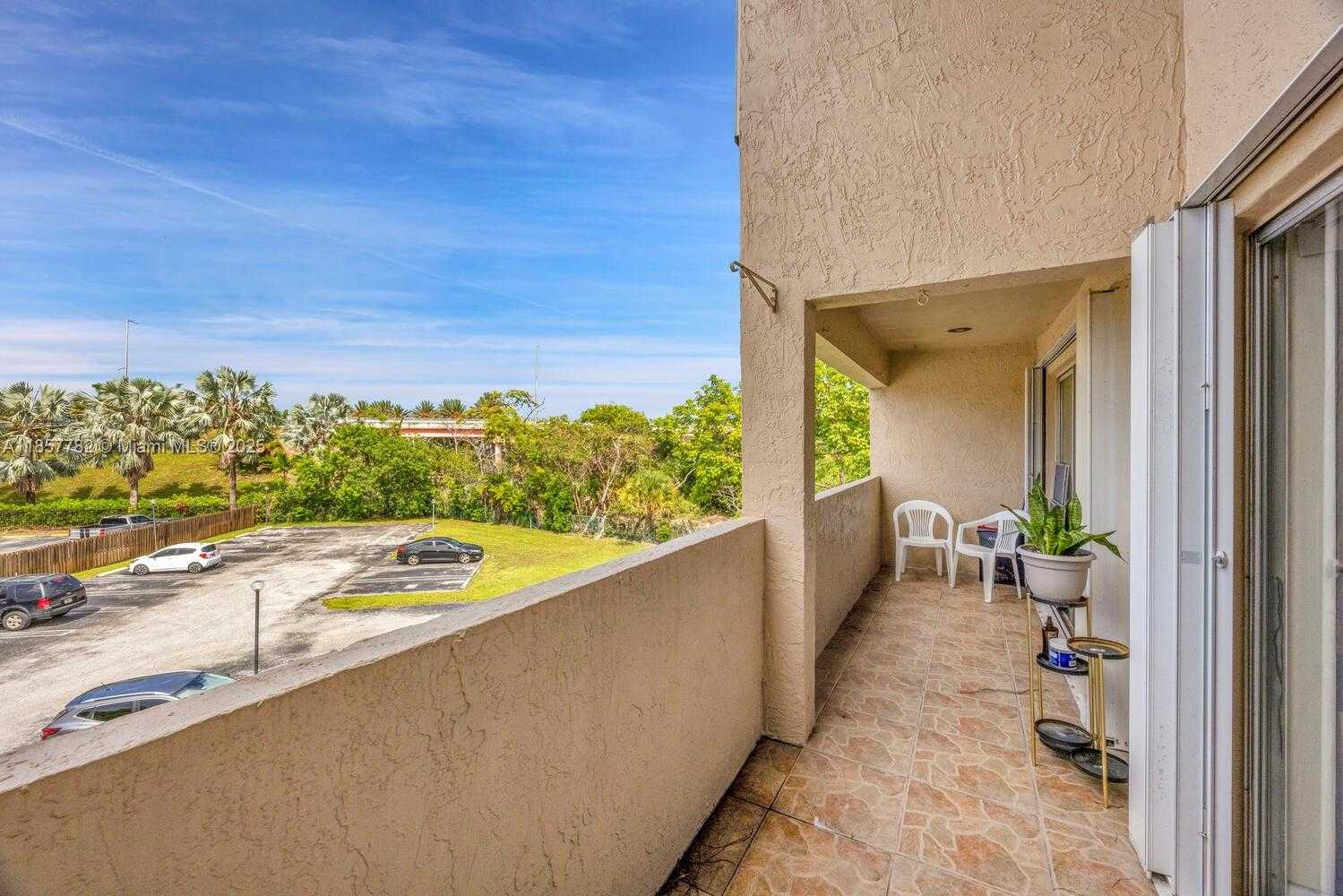 Small Image of 10651 SOUTH WEST 108TH AVE #3H, Miami Number 16