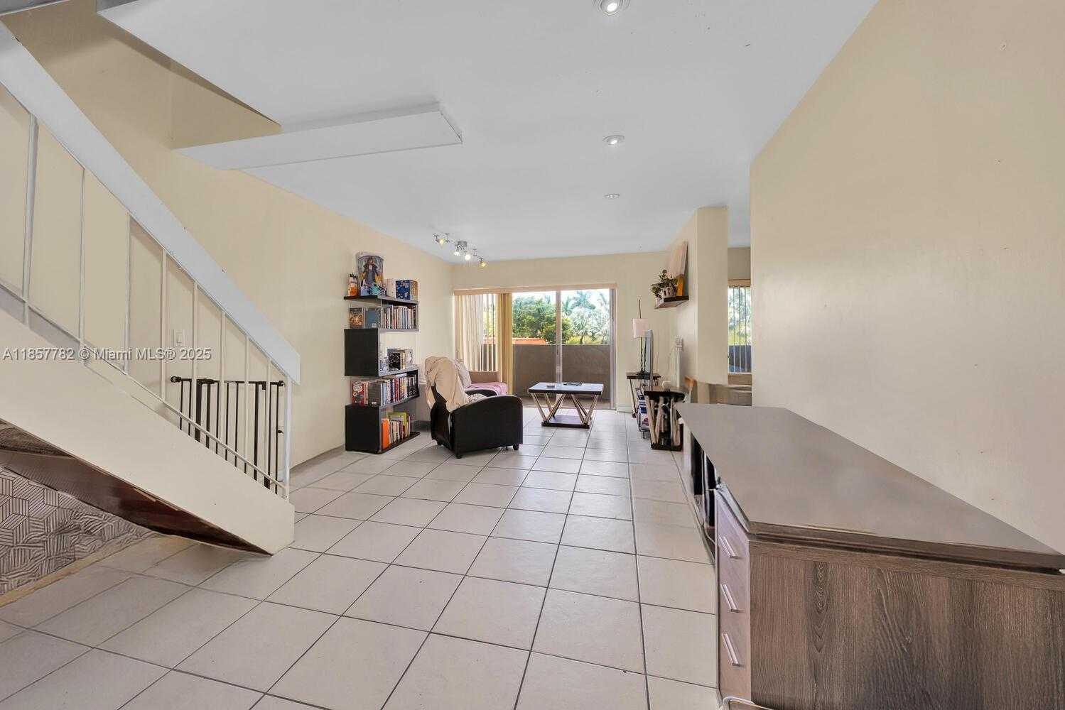 Small Image of 10651 SOUTH WEST 108TH AVE #3H, Miami Number 6