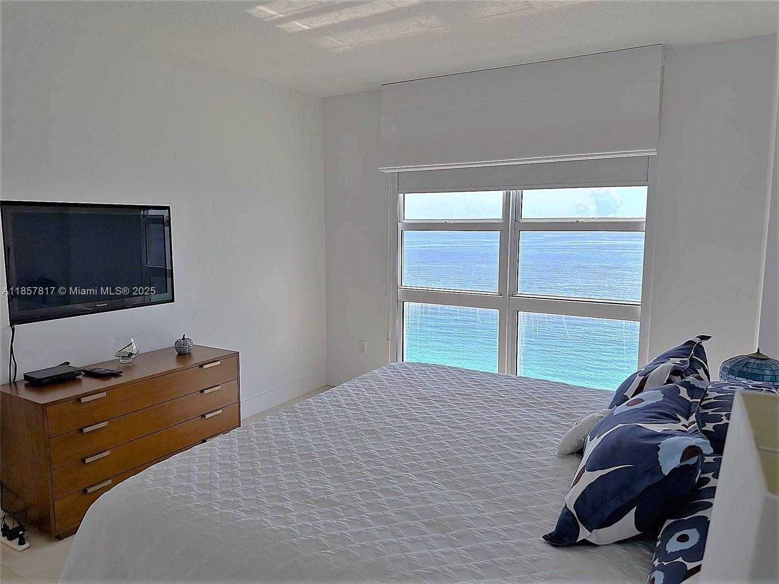 Small Image of 2080 SOUTH OCEAN DRIVE #MPH12, Hallandale Beach Number 13