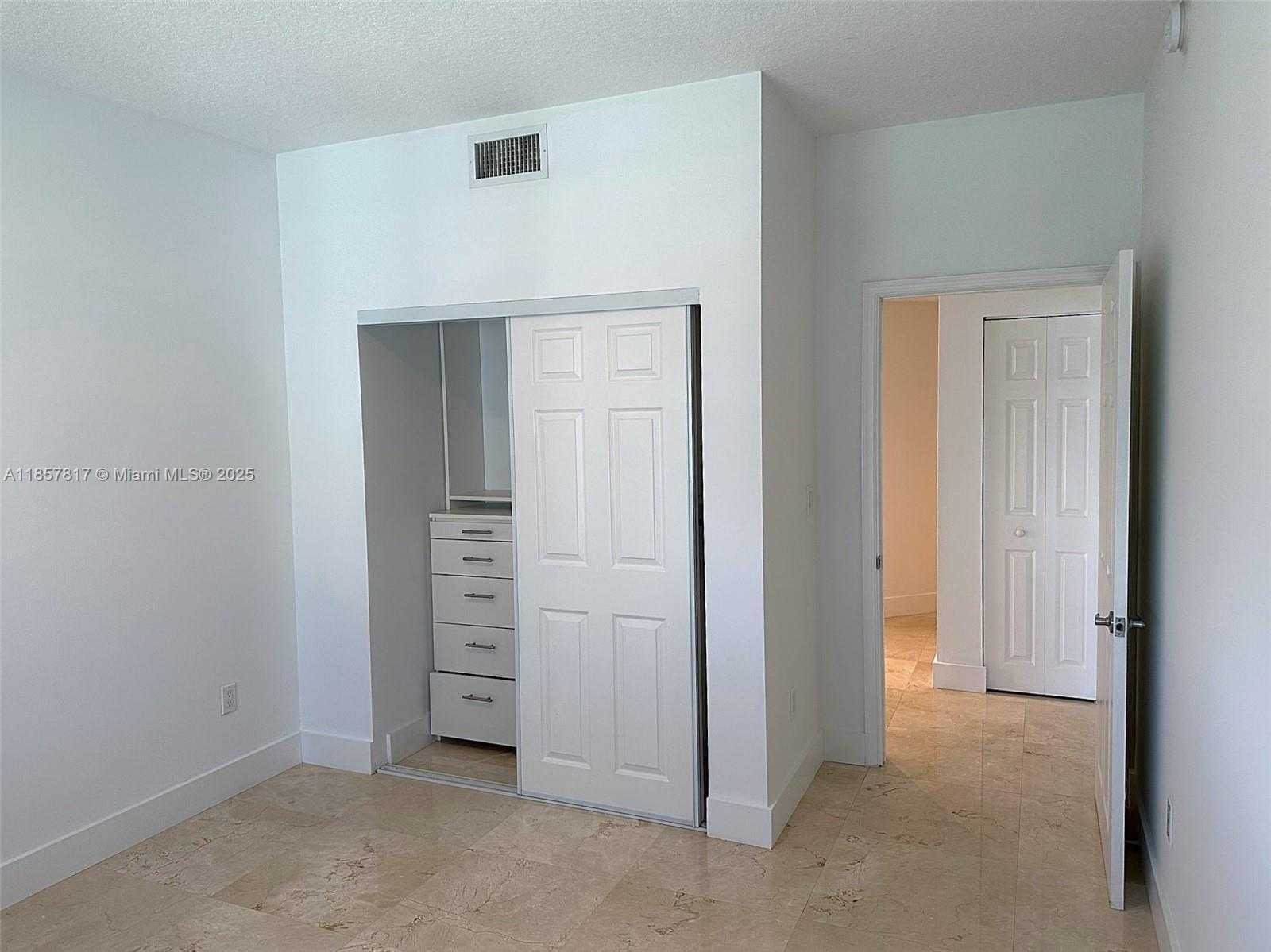 Small Image of 2080 SOUTH OCEAN DRIVE #MPH12, Hallandale Beach Number 21