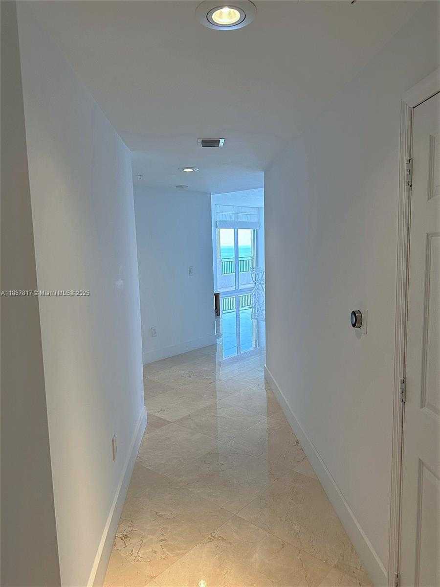 Small Image of 2080 SOUTH OCEAN DRIVE #MPH12, Hallandale Beach Number 24