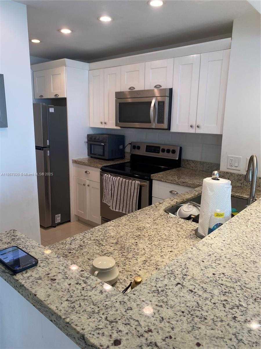 Small Image of 1965 SOUTH OCEAN DR #3H, Hallandale Beach Number 11