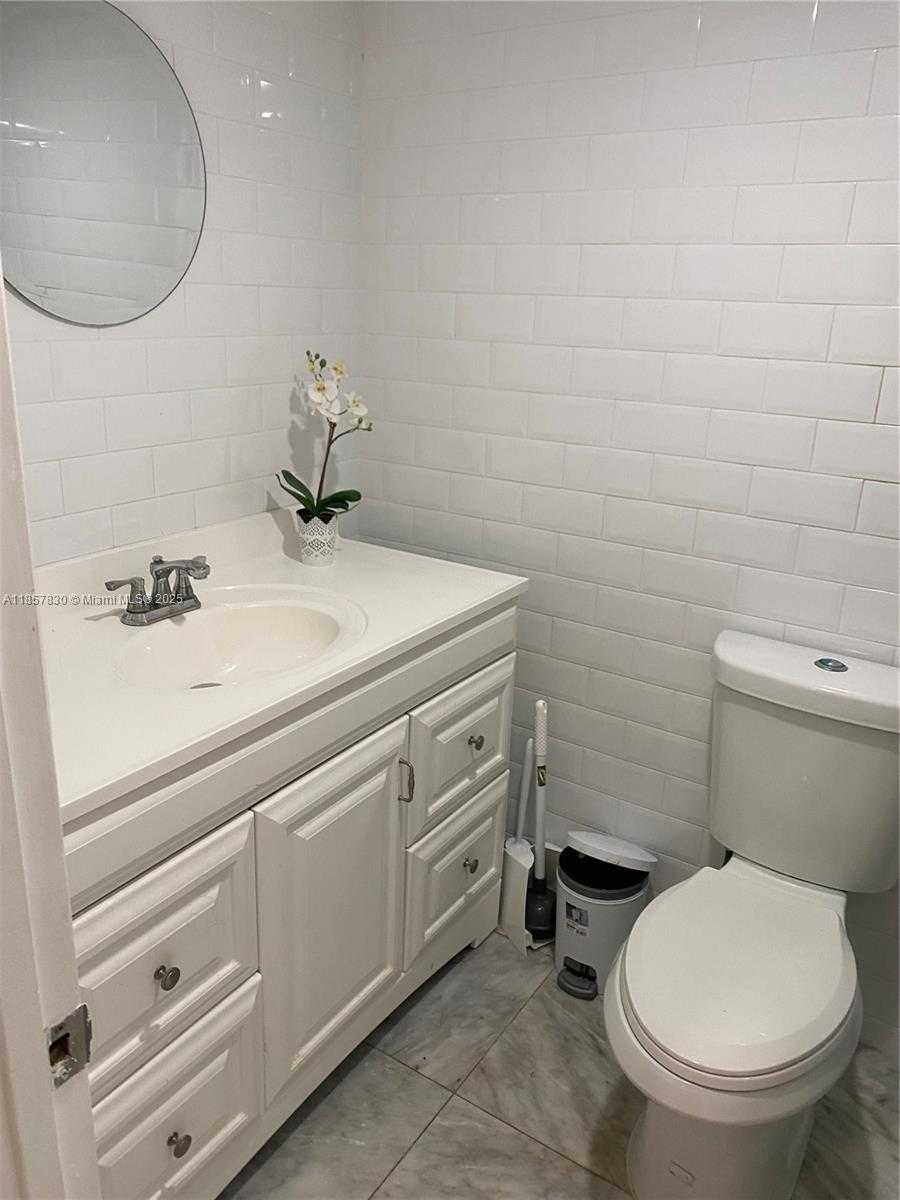 Small Image of 1965 SOUTH OCEAN DR #3H, Hallandale Beach Number 12
