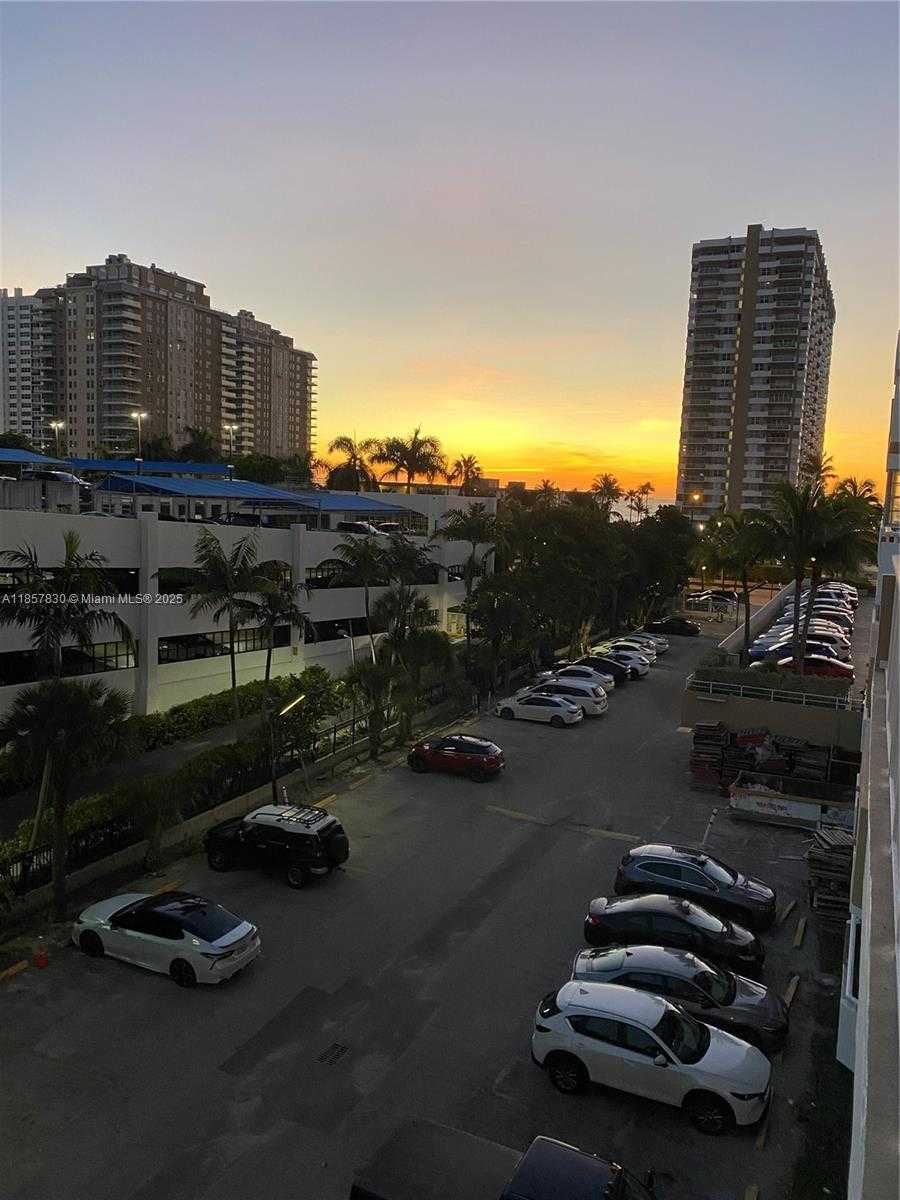 Small Image of 1965 SOUTH OCEAN DR #3H, Hallandale Beach Number 13