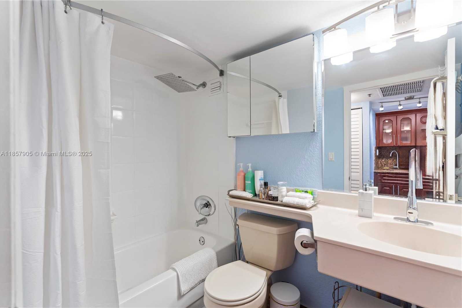 Small Image of 19201 COLLINS AVE #129, Sunny Isles Beach Number 12
