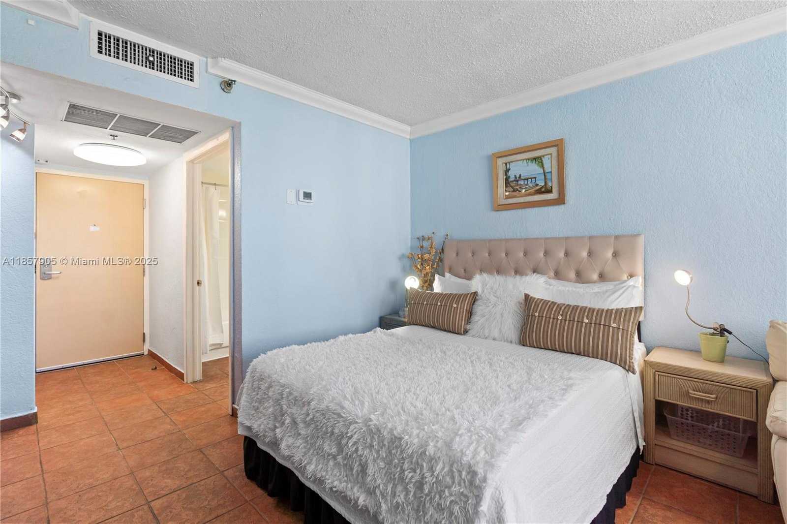 Small Image of 19201 COLLINS AVE #129, Sunny Isles Beach Number 5