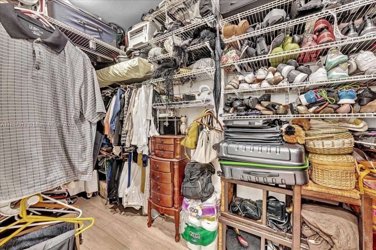 Small Image of 3800 HILLCREST DR #411, Hollywood Number 45