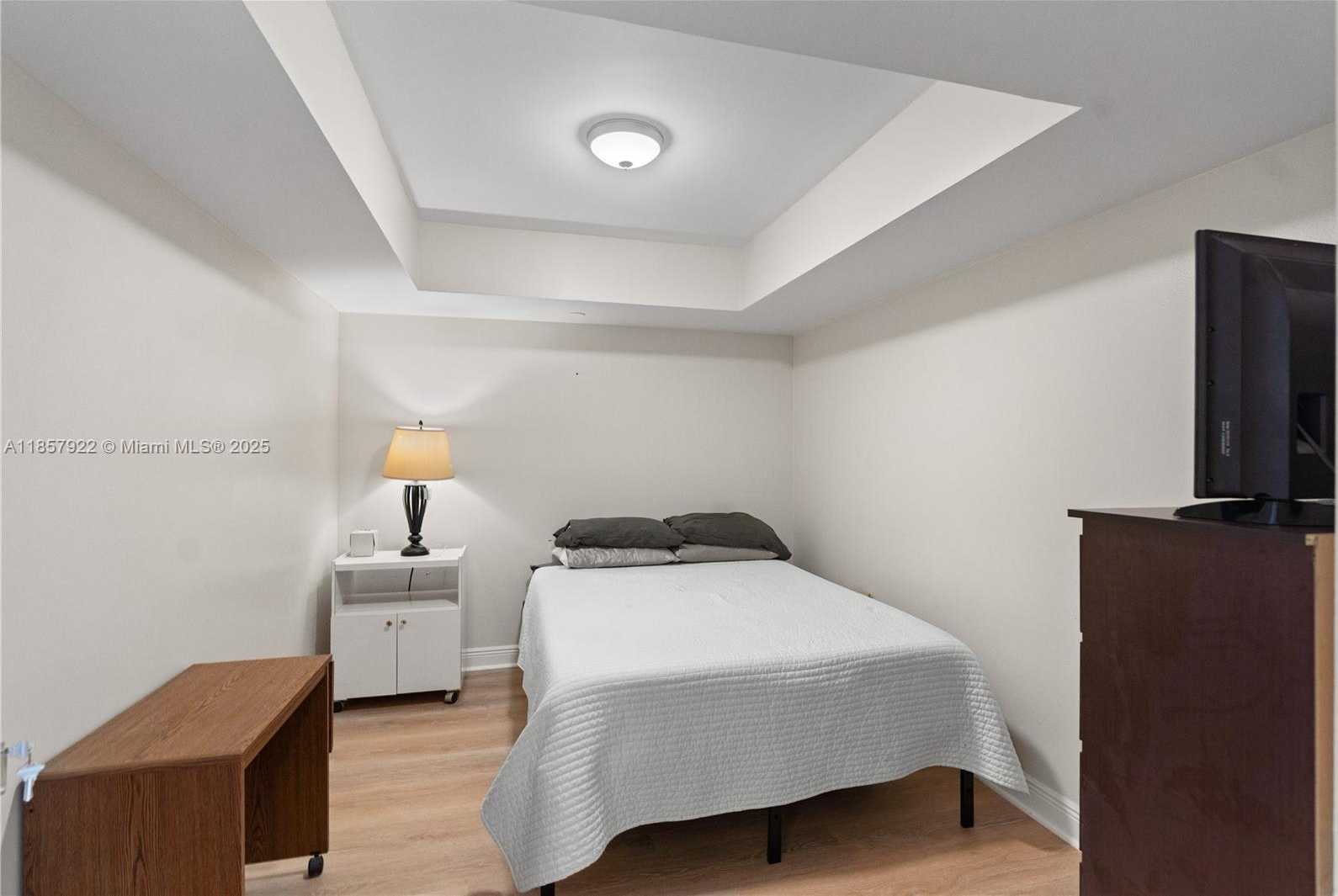 Small Image of 3600 MYSTIC POINTE DR #1616, Aventura Number 17