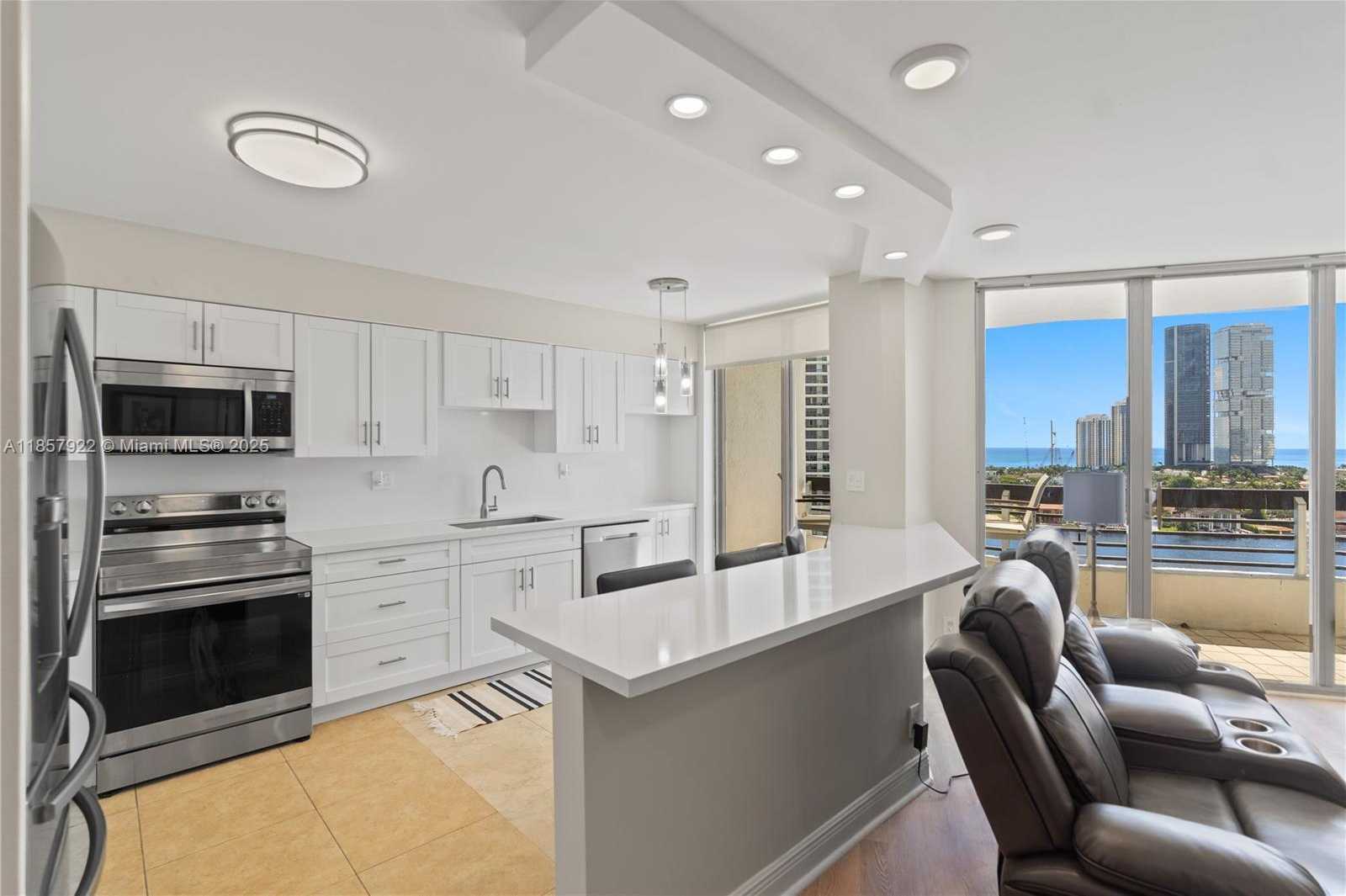 Small Image of 3600 MYSTIC POINTE DR #1616, Aventura Number 5