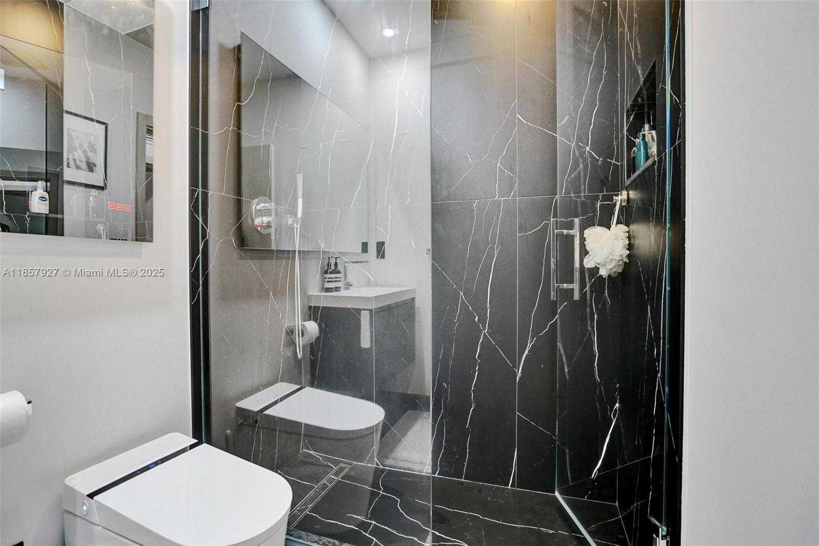 Small Image of 421 NORTH WEST 17TH ST, Fort Lauderdale Number 41