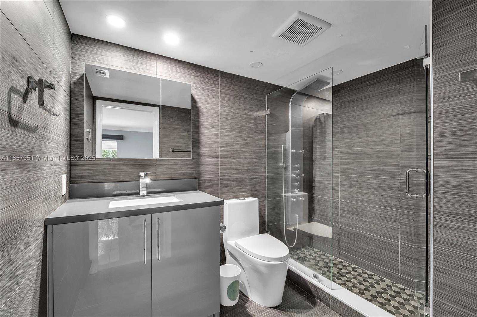 Small Image of 2301 LUCAYA LN #G2, Coconut Creek Number 13