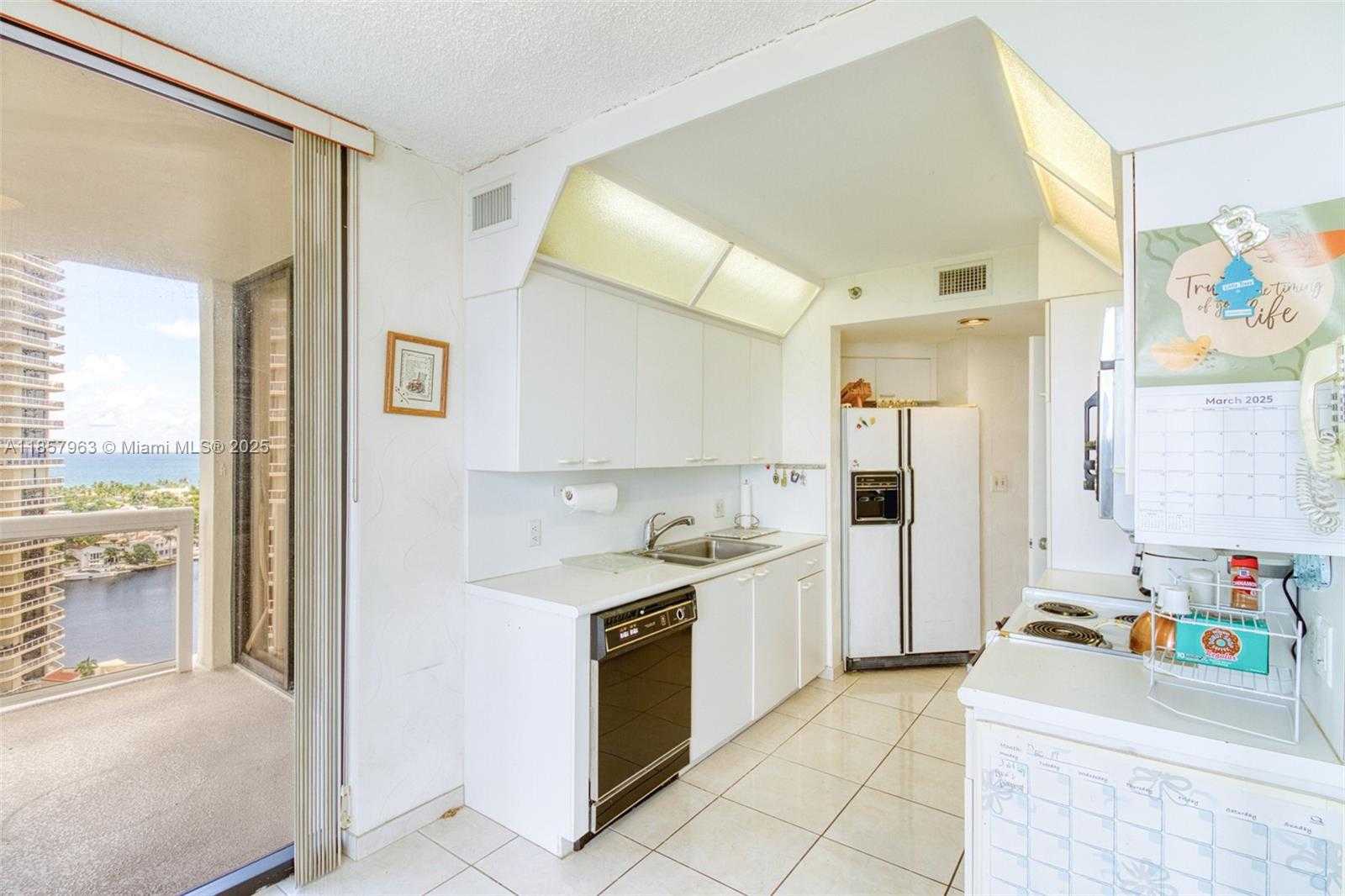 Small Image of 20185 EAST COUNTRY CLUB DR #1709, Aventura Number 11