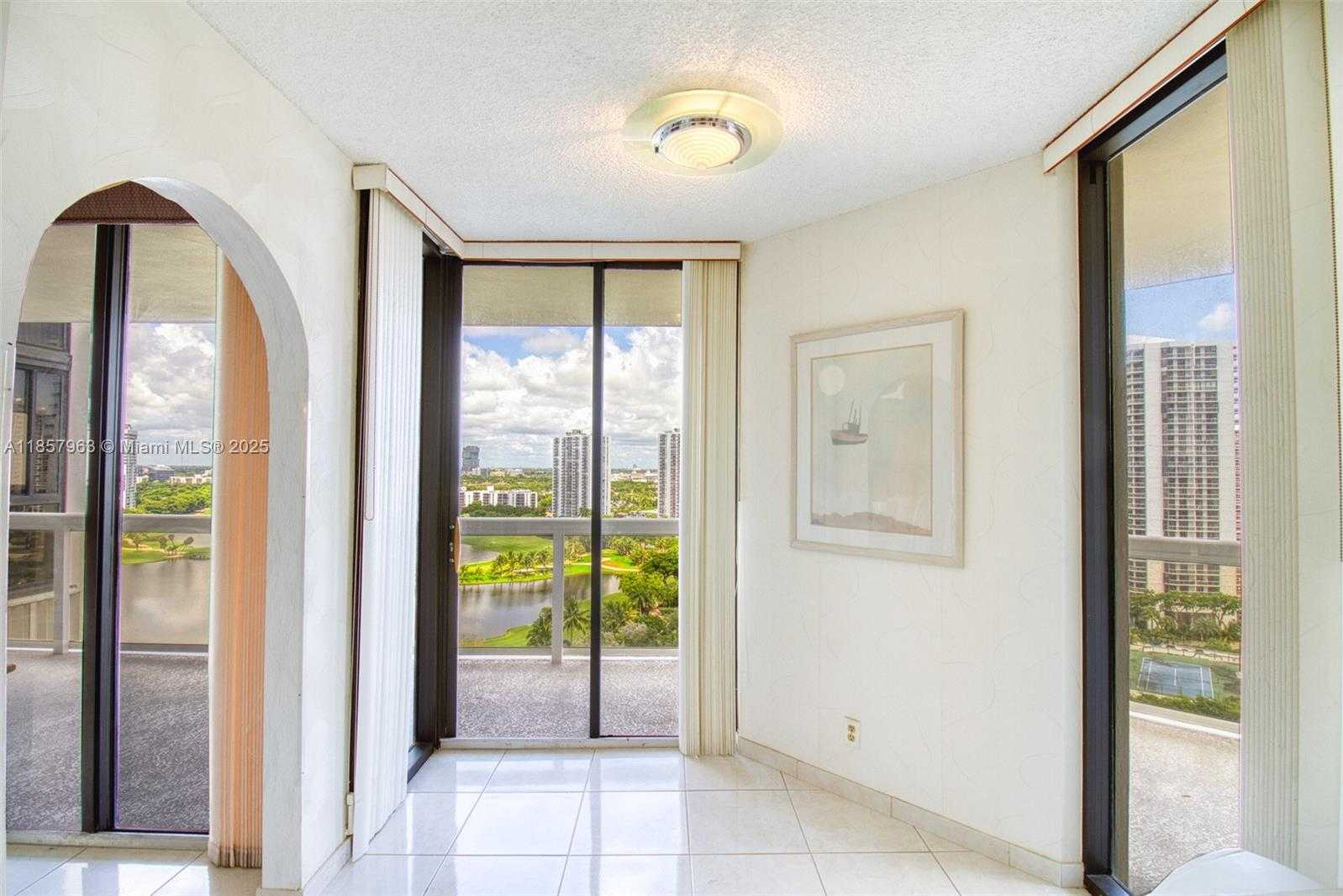 Small Image of 20185 EAST COUNTRY CLUB DR #1709, Aventura Number 13