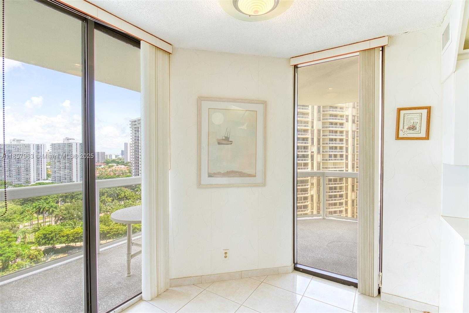 Small Image of 20185 EAST COUNTRY CLUB DR #1709, Aventura Number 14