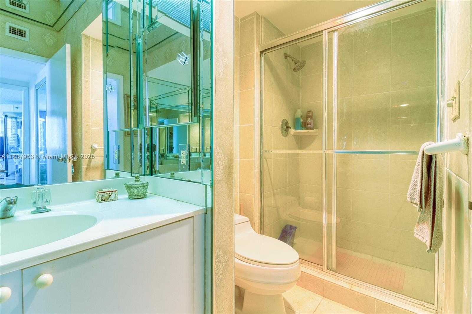 Small Image of 20185 EAST COUNTRY CLUB DR #1709, Aventura Number 39