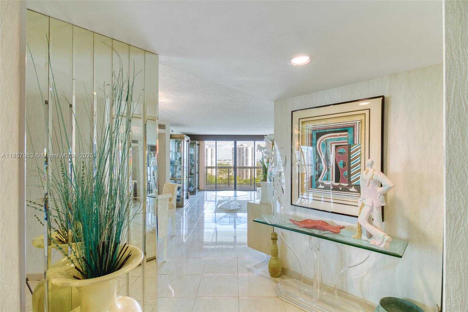 Small Image of 20185 EAST COUNTRY CLUB DR #1709, Aventura Number 4