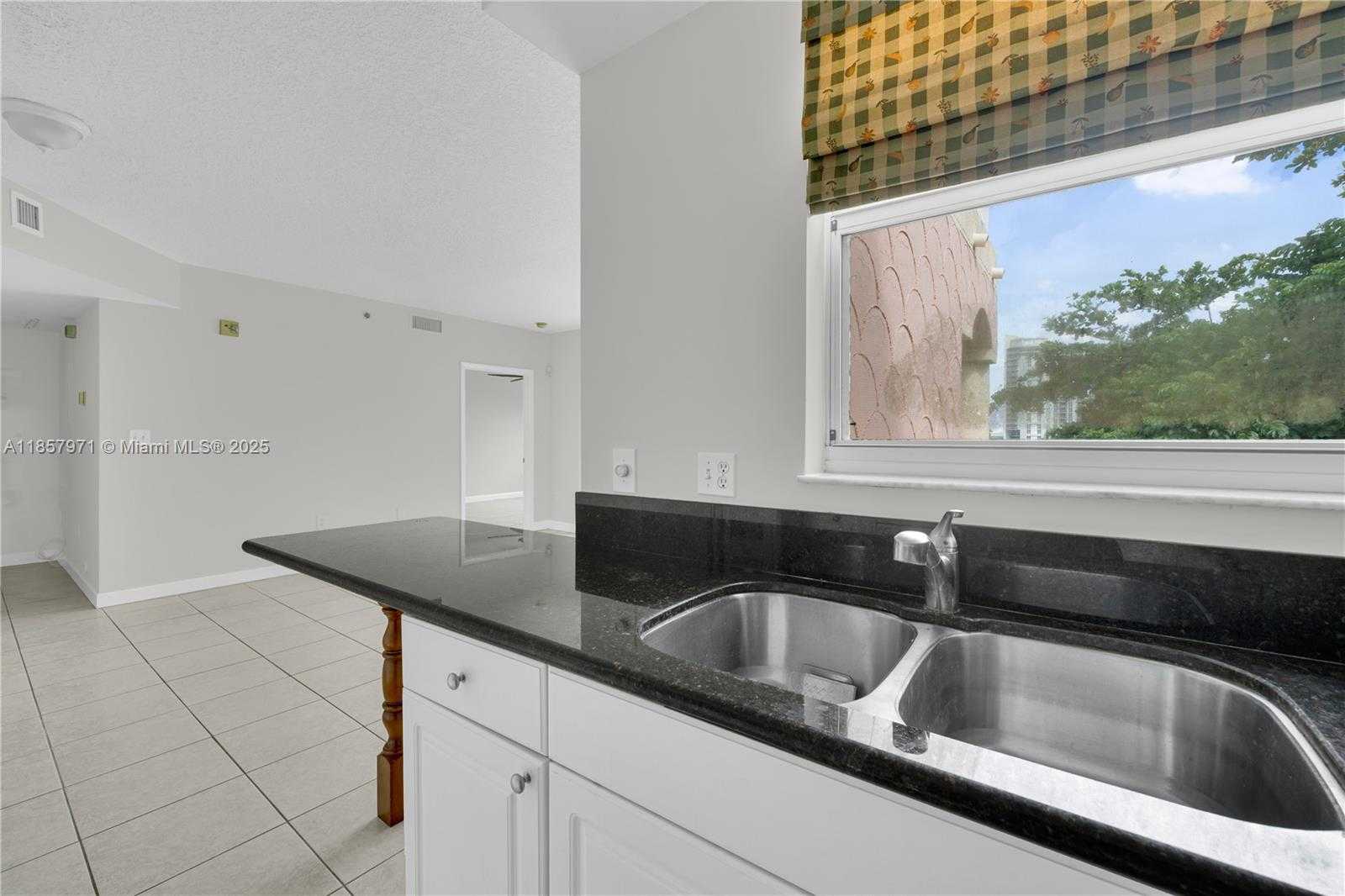Small Image of 1824 BRICKELL AVE #4D, Miami Number 12