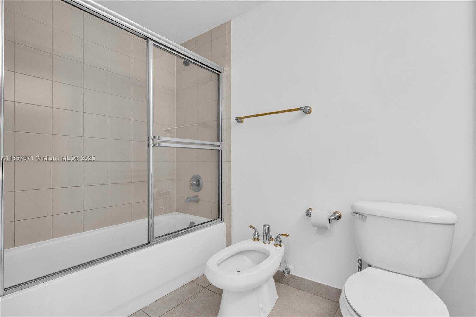 Small Image of 1824 BRICKELL AVE #4D, Miami Number 17