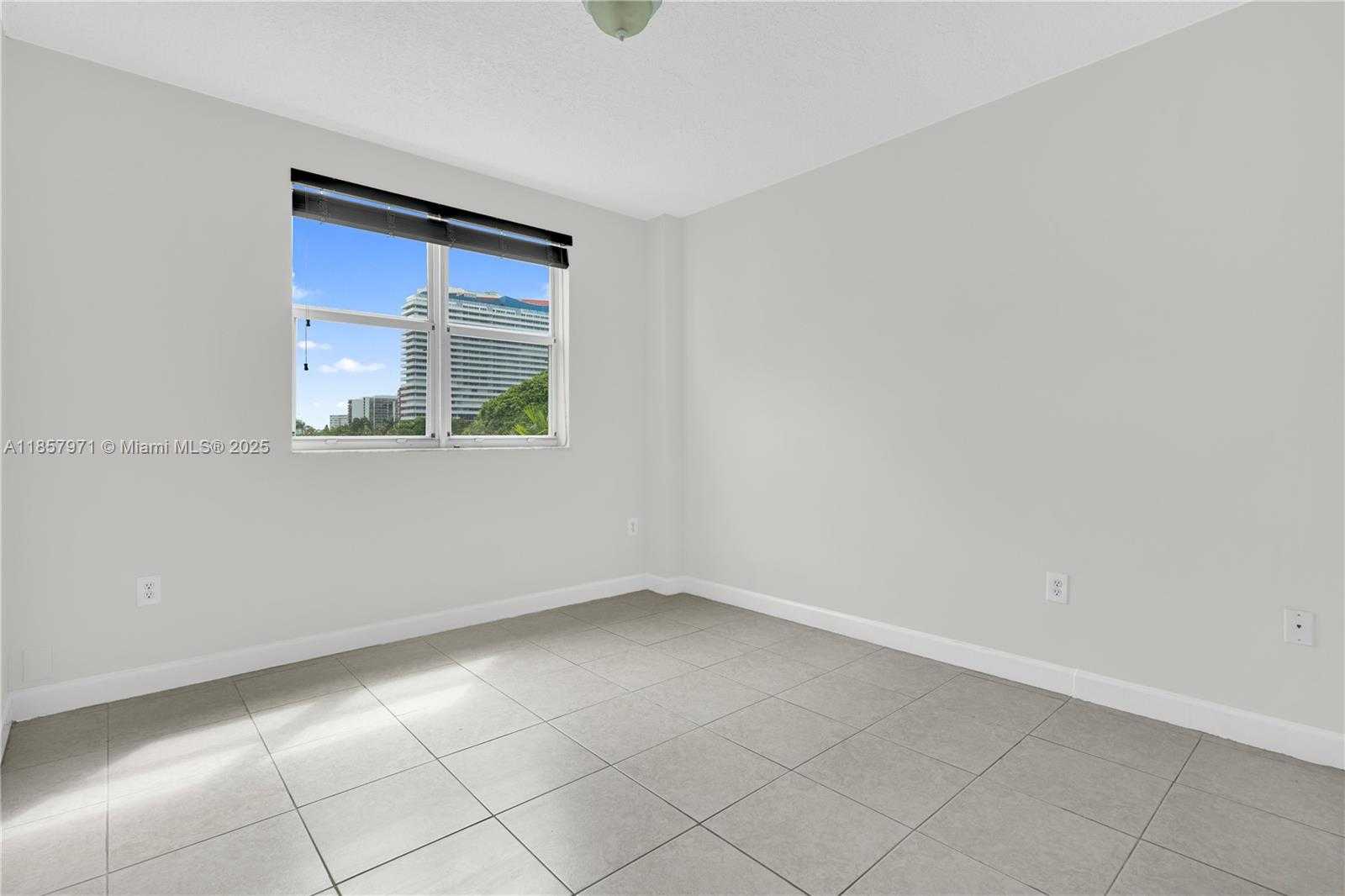 Small Image of 1824 BRICKELL AVE #4D, Miami Number 19
