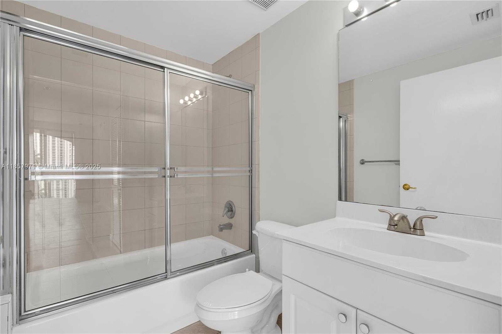 Small Image of 1824 BRICKELL AVE #4D, Miami Number 20