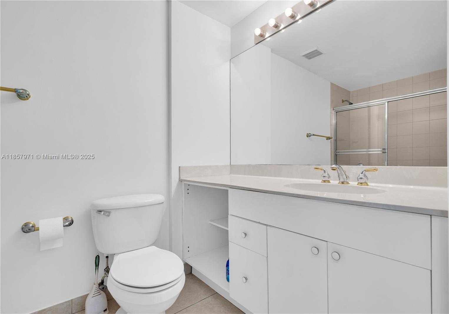 Small Image of 1824 BRICKELL AVE #4D, Miami Number 21