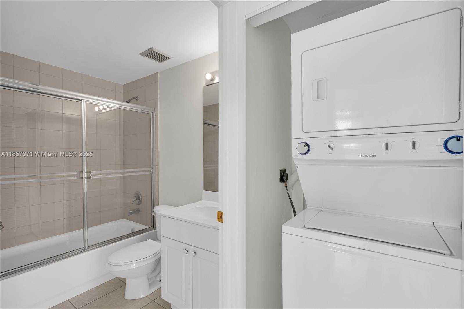 Small Image of 1824 BRICKELL AVE #4D, Miami Number 22