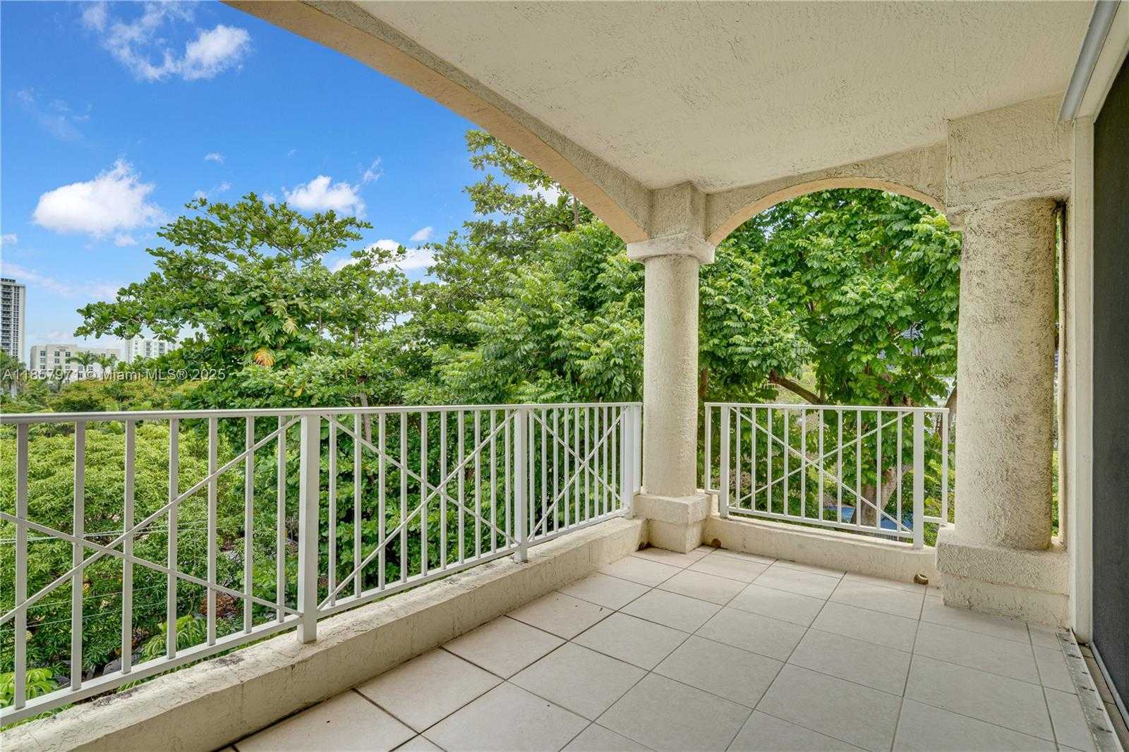Small Image of 1824 BRICKELL AVE #4D, Miami Number 8