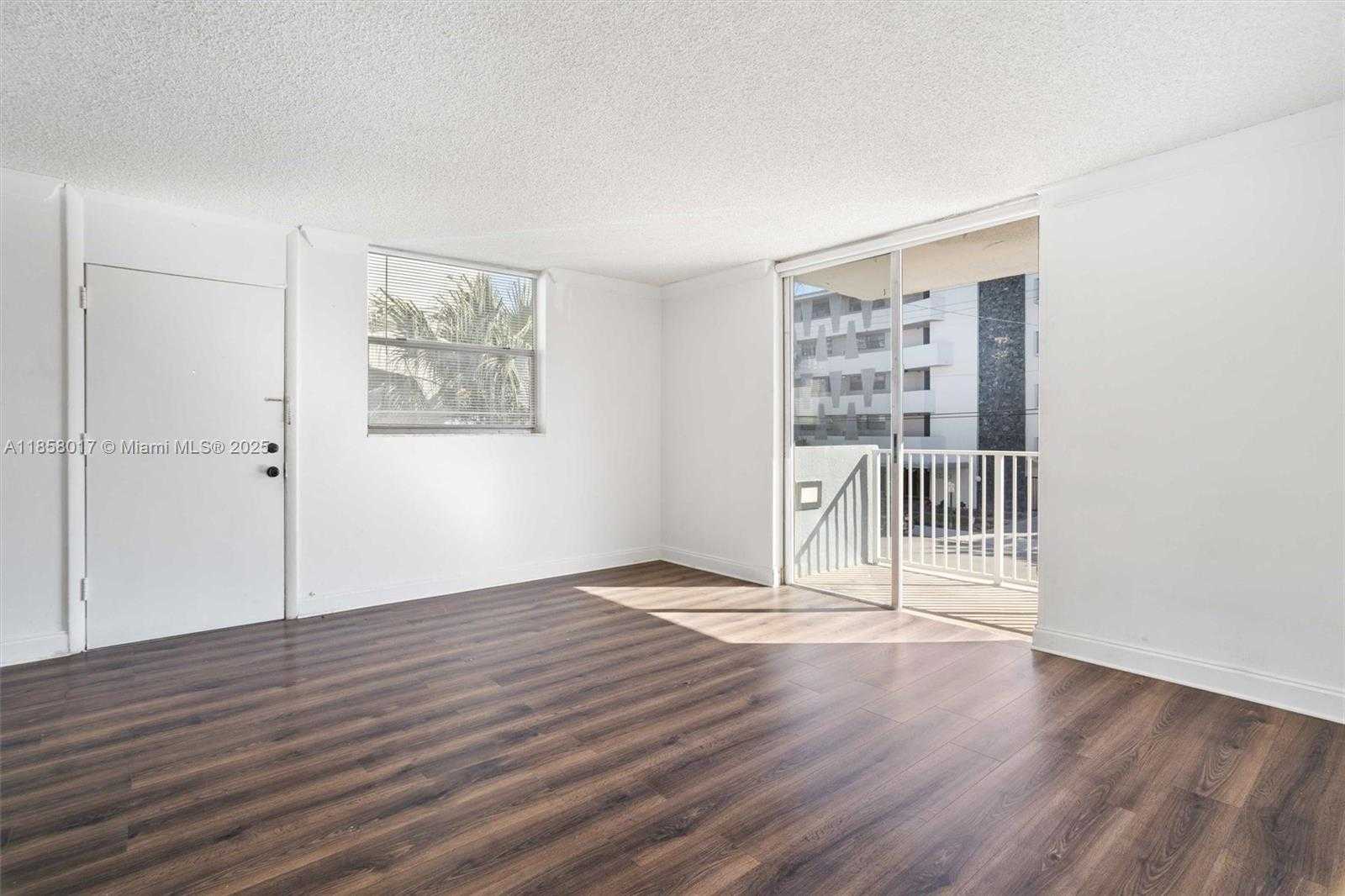 Small Image of 1801 SOUTH TREASURE DR #217, North Bay Village Number 10