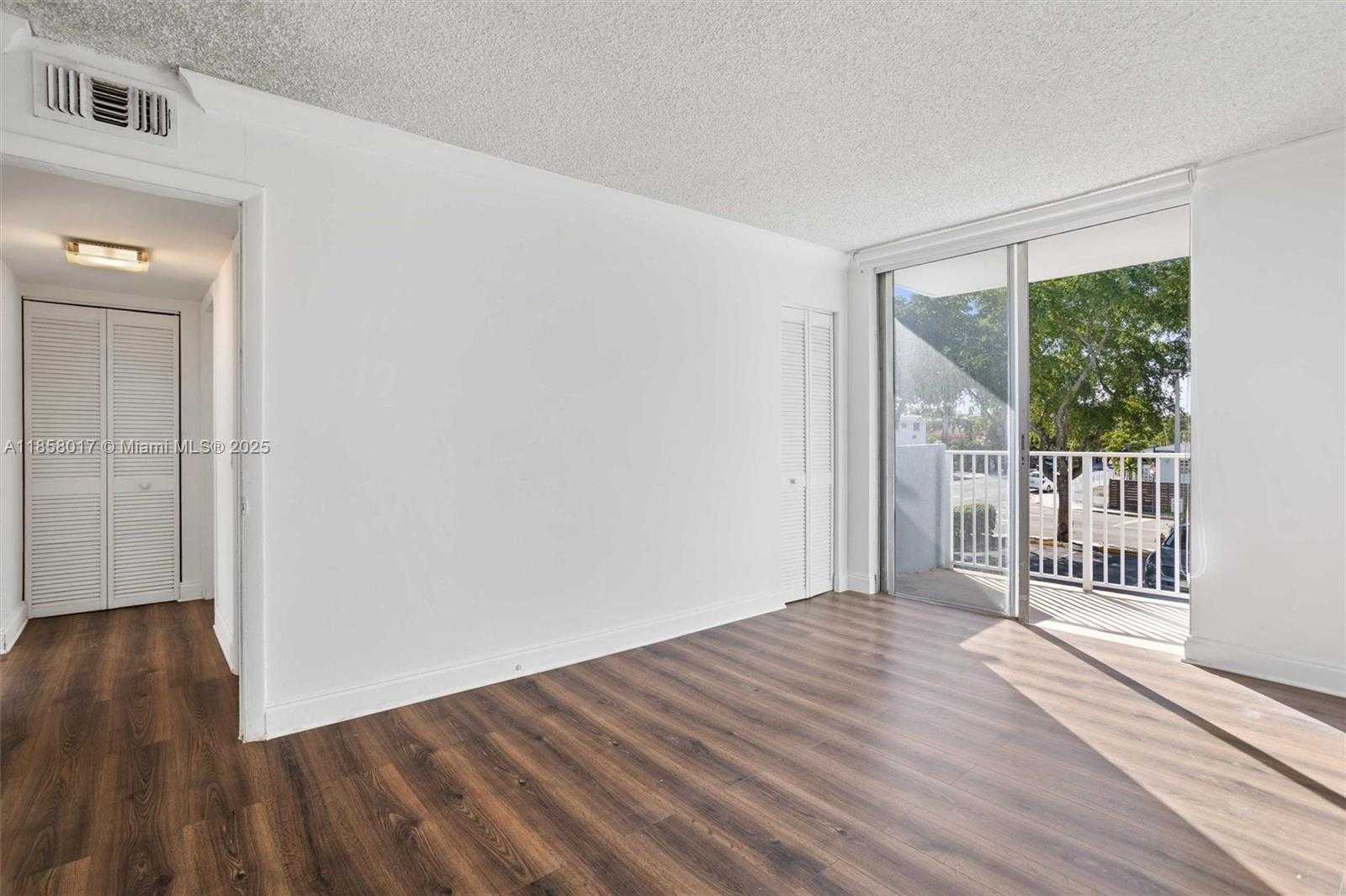 Small Image of 1801 SOUTH TREASURE DR #217, North Bay Village Number 11