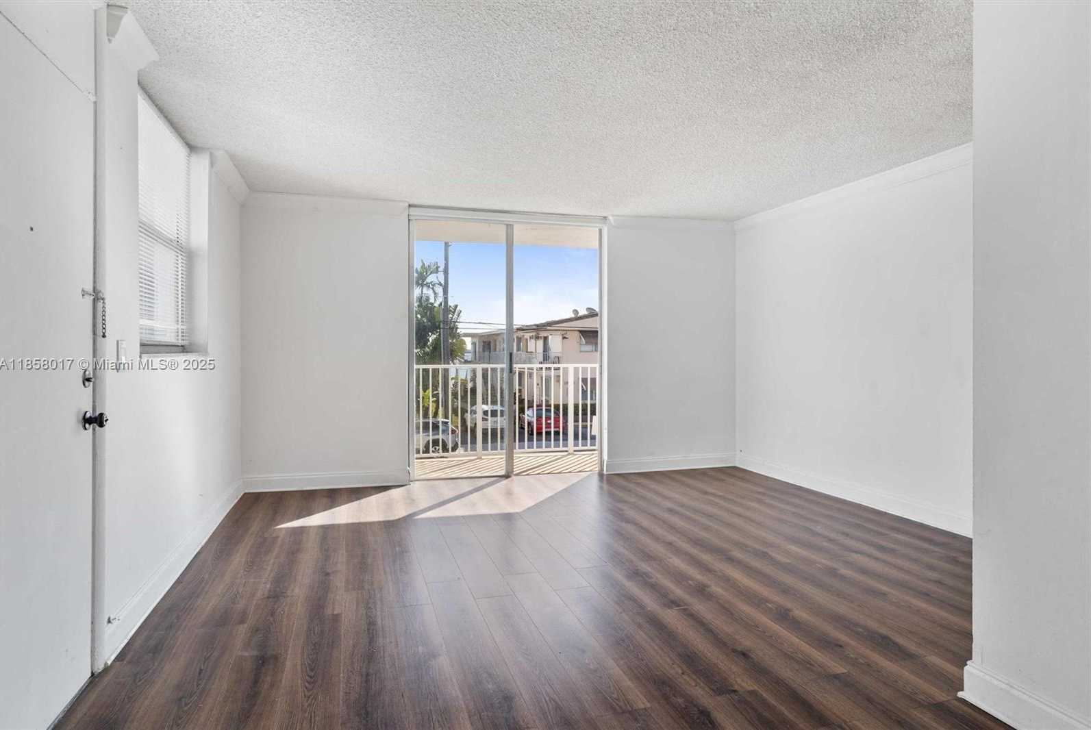 Small Image of 1801 SOUTH TREASURE DR #217, North Bay Village Number 13
