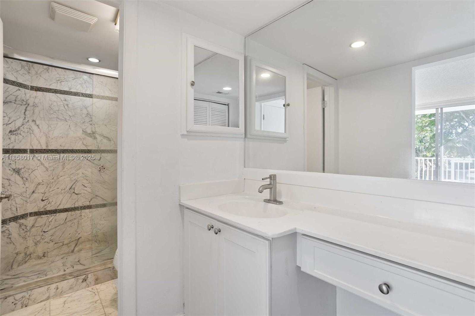 Small Image of 1801 SOUTH TREASURE DR #217, North Bay Village Number 16