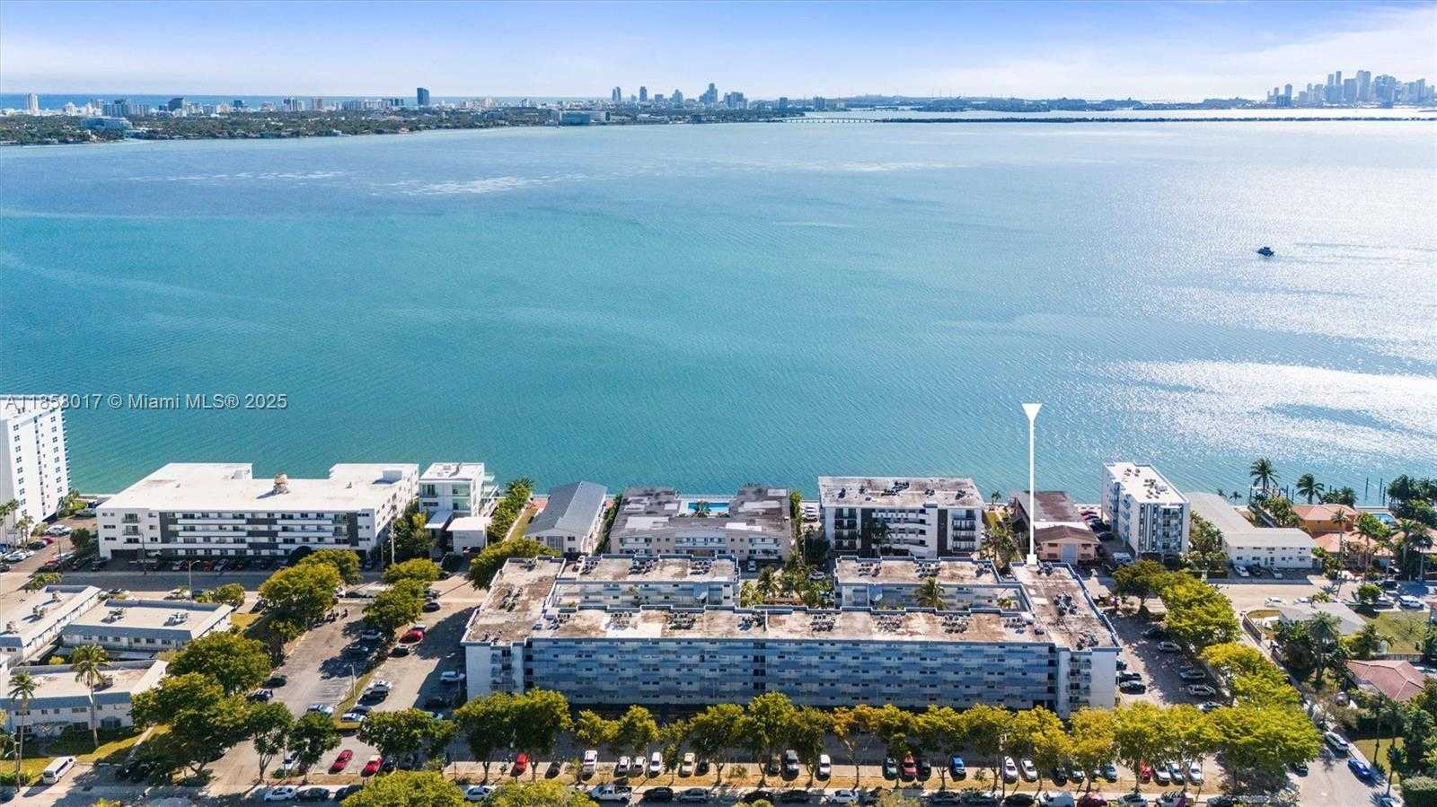 Small Image of 1801 SOUTH TREASURE DR #217, North Bay Village Number 23